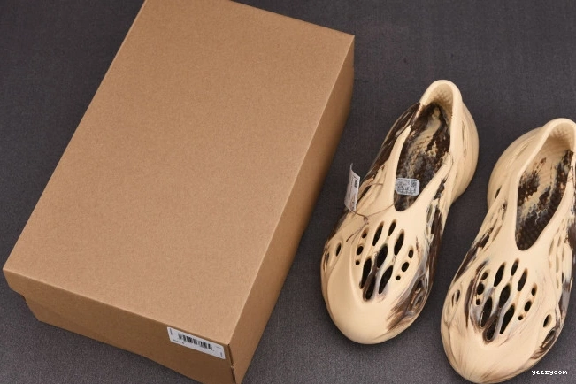 MX RNNR Yeezy GX8774 Foam Clay Adidas Cream 0824